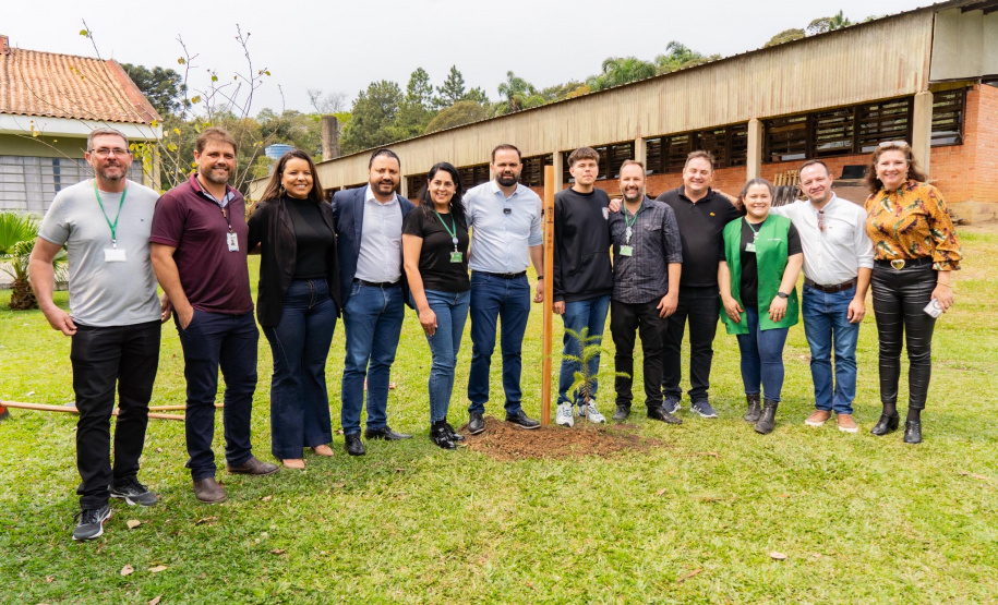 Em Irati, Educação lança projeto para o plantio de 40 mil mudas de árvores nativas