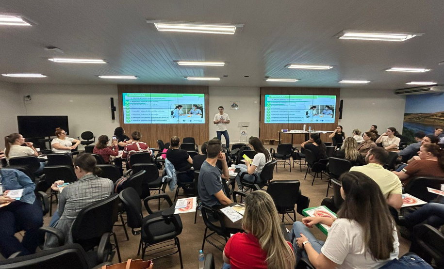 Atendimento SUS: curso forma profissionais da saúde para aplicação da técnica de auriculoterapia