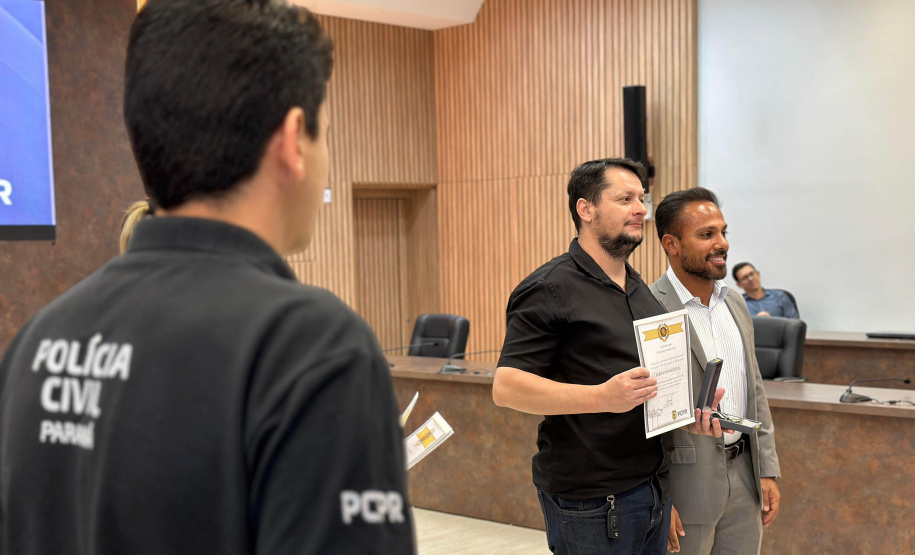 PCPR homenageia servidores com medalhas de serviço policial no Sudoeste