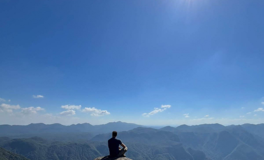 Na trilha certa, equipamentos de segurança e cuidados com a fauna e a flora: IAT elaborou um guia de bom comportamento para os usuários de parques estaduais.