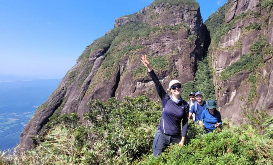 Na trilha certa, equipamentos de segurança e cuidados com a fauna e a flora: IAT elaborou um guia de bom comportamento para os usuários de parques estaduais.