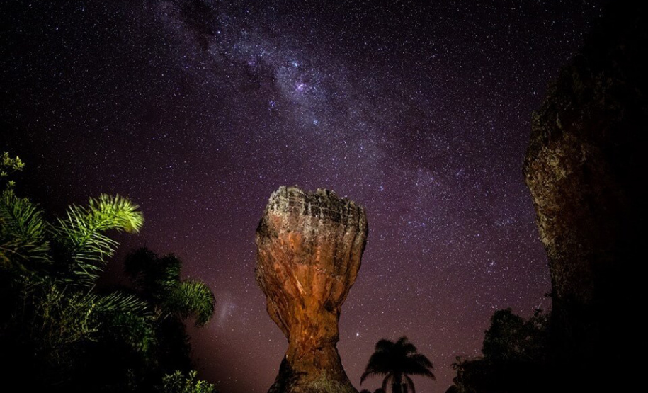 Caminhada Noturna no Parque Estadual de Vila Velha se une ao evento global da NASA