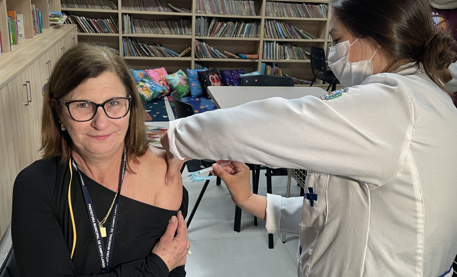 Com mais de 160 mil doses aplicadas, Paraná divulga novo balanço da força-tarefa de vacinação nas escolas