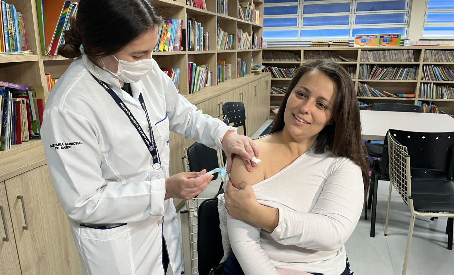 Com mais de 160 mil doses aplicadas, Paraná divulga novo balanço da força-tarefa de vacinação nas escolas