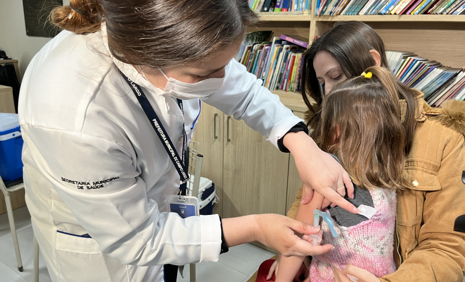 Com mais de 160 mil doses aplicadas, Paraná divulga novo balanço da força-tarefa de vacinação nas escolas