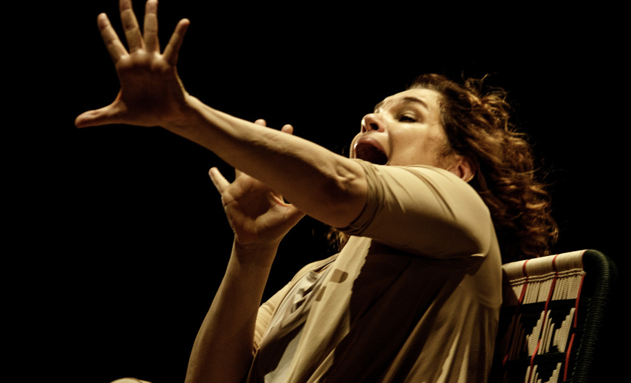 Isabel Teixeira em “JANDIRA - Em Busca do Bonde Perdido”.