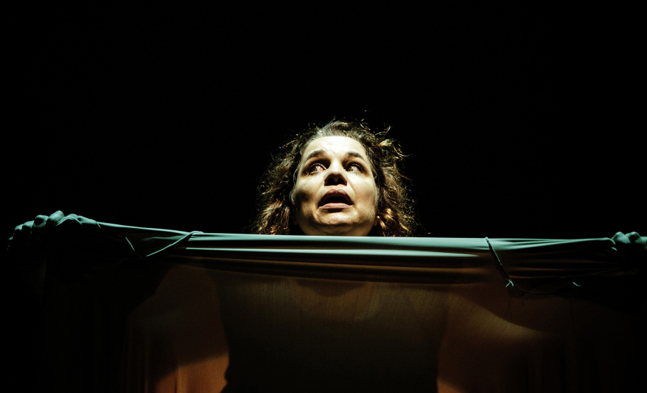 Isabel Teixeira em “JANDIRA - Em Busca do Bonde Perdido”.