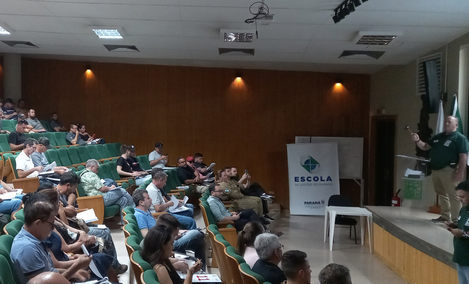 Leilão de sucatas do DER arrecada R$ 1,4 milhão