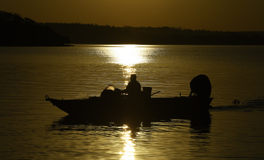 Portaria do Instituto Água e Terra (IAT) restringe a pesca em seis Bacias Hidrográficas do Paraná em razão do baixo nível da água