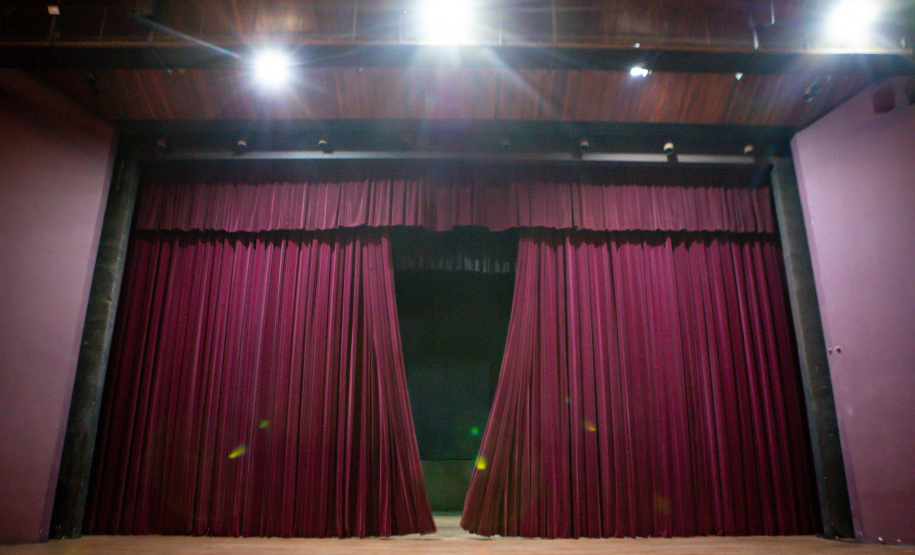 Quatro teatros em um: conheça os auditórios que compõem o complexo do Guaíra