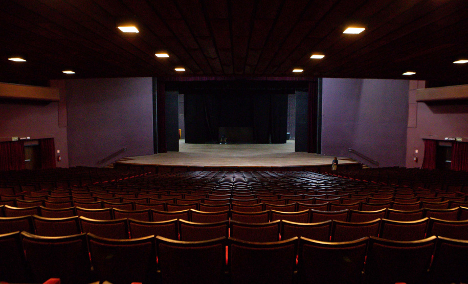 Quatro teatros em um: conheça os auditórios que compõem o complexo do Guaíra