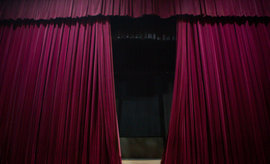 Quatro teatros em um: conheça os auditórios que compõem o complexo do Guaíra