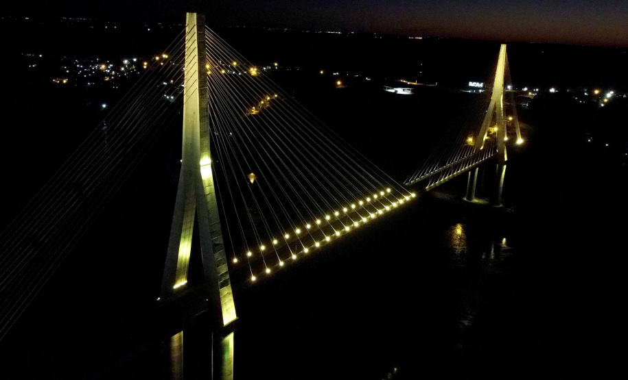Ponte da Integração Brasil – Paraguai ganha iluminação amarela durante setembro