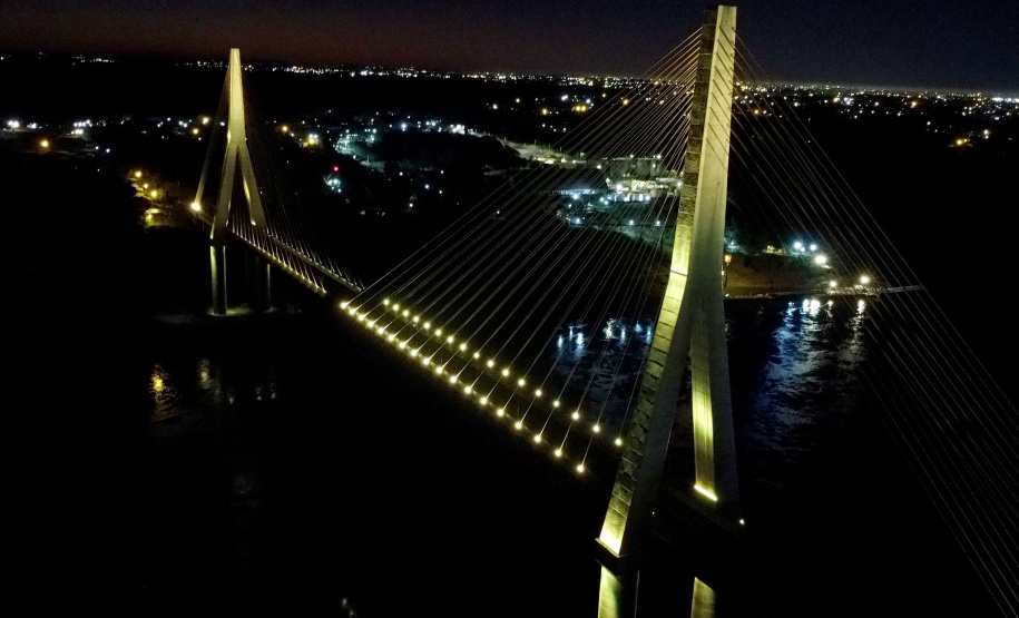 Ponte da Integração Brasil – Paraguai ganha iluminação amarela durante setembro