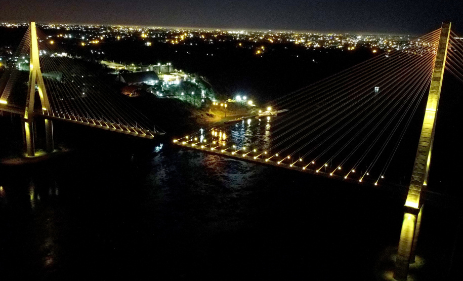 Ponte da Integração Brasil – Paraguai ganha iluminação amarela durante setembro