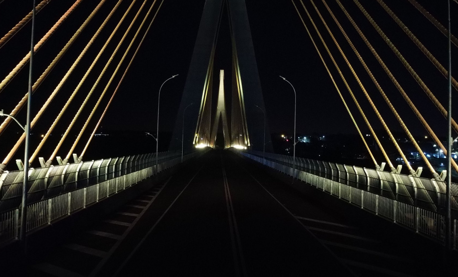 Ponte da Integração Brasil – Paraguai ganha iluminação amarela durante setembro