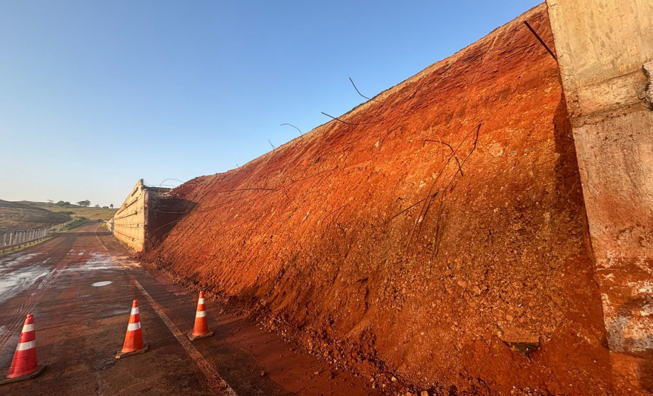 DER PR-445 pare e siga