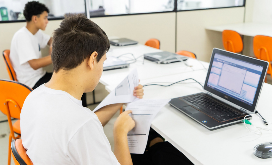 Dia Nacional da Educação Profissional e Tecnológica: alunos ajudam a contar histórias que motivaram expansão da modalidade no Paraná