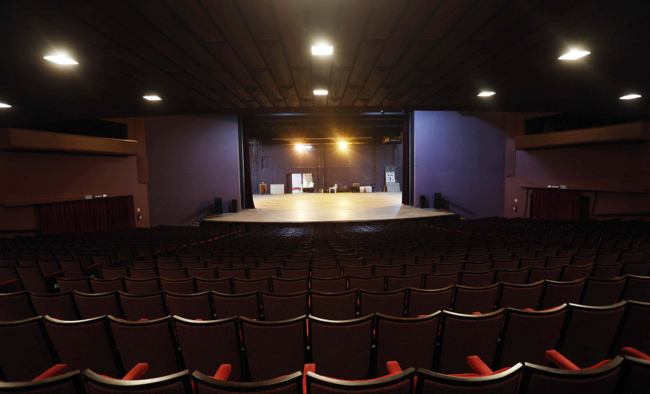 Quatro teatros em um: conheça os auditórios que compõem o complexo do Guaíra