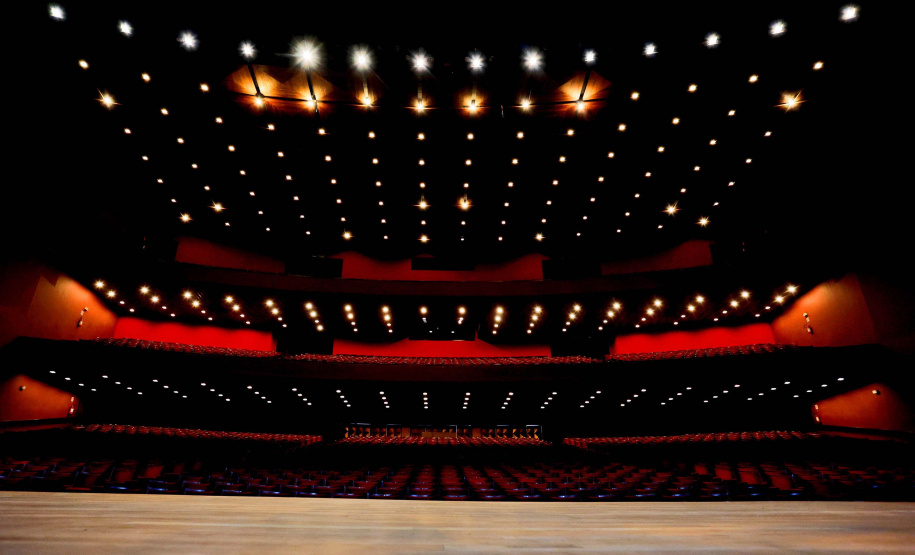 Quatro teatros em um: conheça os auditórios que compõem o complexo do Guaíra
