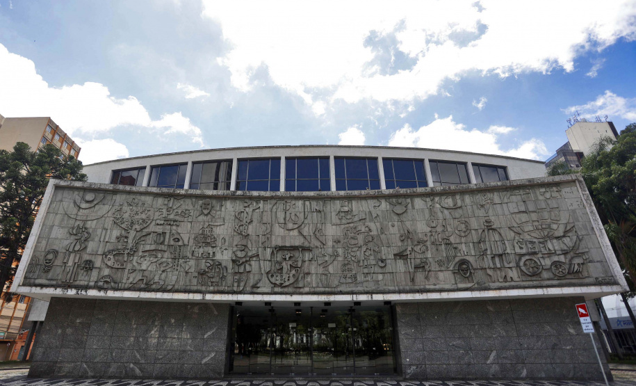 Quatro teatros em um: conheça os auditórios que compõem o complexo do Guaíra