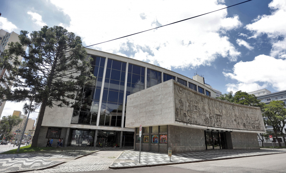 Quatro teatros em um: conheça os auditórios que compõem o complexo do Guaíra