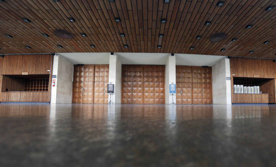 Quatro teatros em um: conheça os auditórios que compõem o complexo do Guaíra