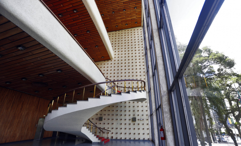 Conheça a história e os bastidores do Teatro Guaíra, que completa 140 anos em 2024