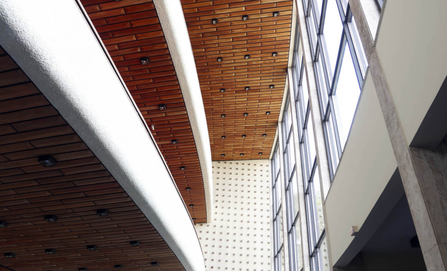 Quatro teatros em um: conheça os auditórios que compõem o complexo do Guaíra