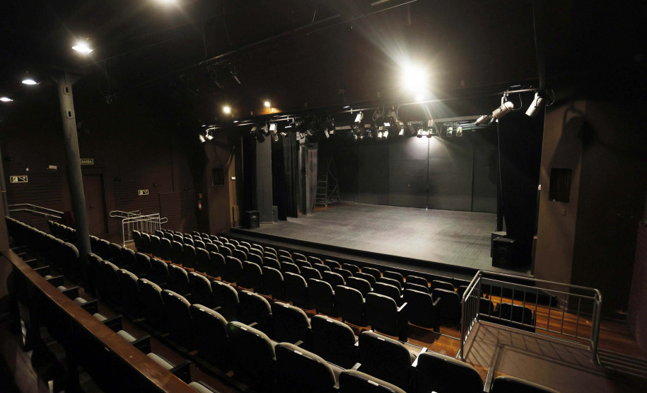 Quatro teatros em um: conheça os auditórios que compõem o complexo do Guaíra