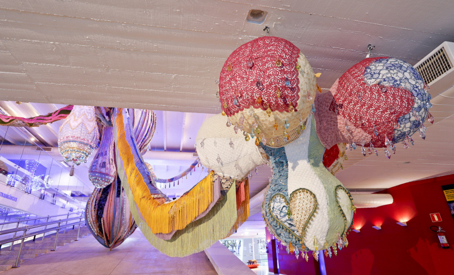 Últimos dias da exposição “Extravagâncias” de Joana Vasconcelos no MON