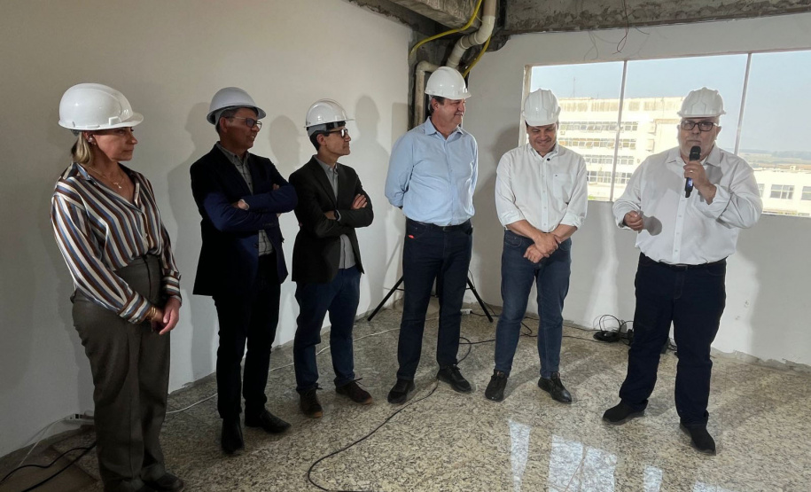 Secretários estaduais vistoriam obras do primeiro AME Universitário do país