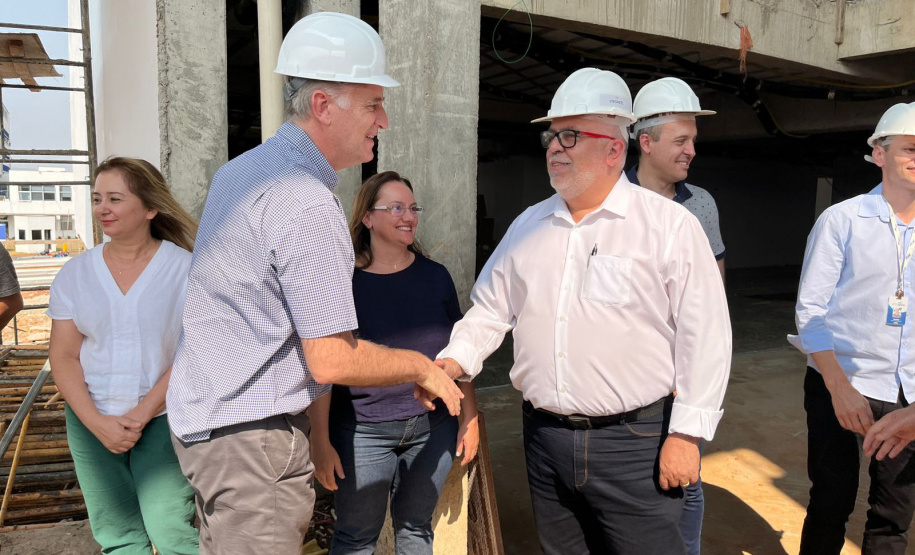 Secretários estaduais vistoriam obras do primeiro AME Universitário do país