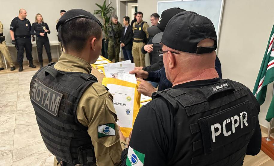 Operação Cortina de Fumaça na legenda