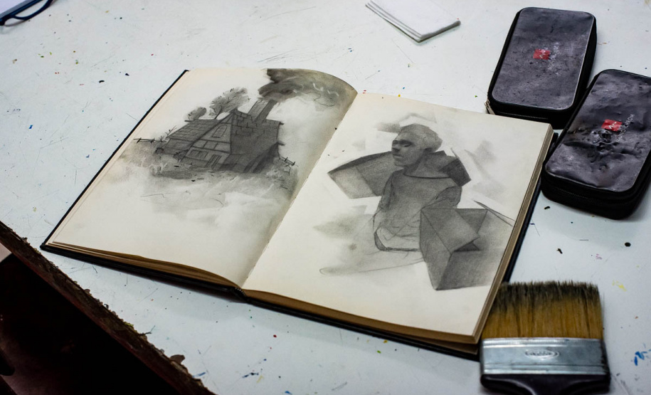 Yuri Rosa: a tatuagem como rito na residência artística do Museu Casa Alfredo Andersen