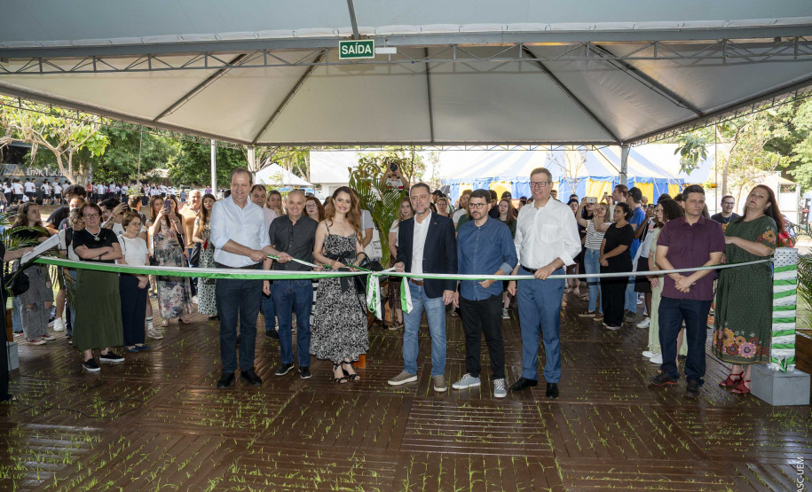 Pavilhão científico encanta visitantes e abre Paraná Faz Ciência na UEM