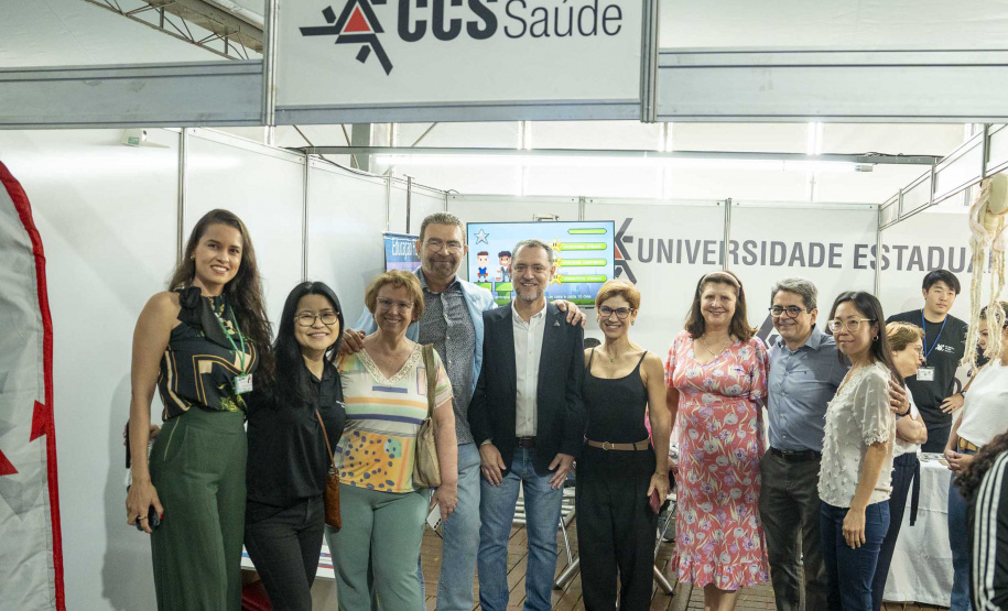 Pavilhão científico encanta visitantes e abre Paraná Faz Ciência na UEM