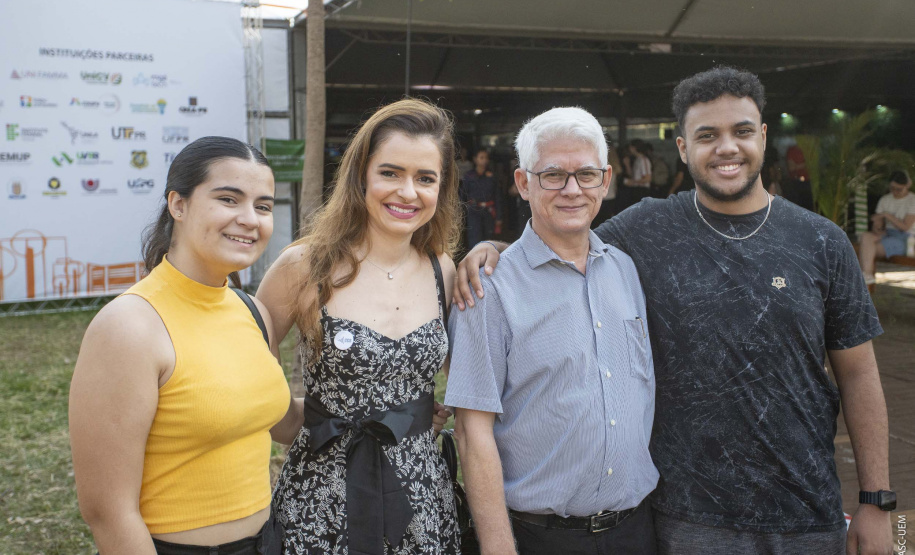 Pavilhão científico encanta visitantes e abre Paraná Faz Ciência na UEM