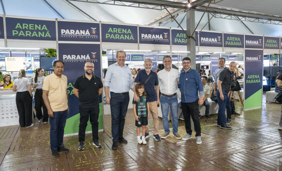 Pavilhão científico encanta visitantes e abre Paraná Faz Ciência na UEM