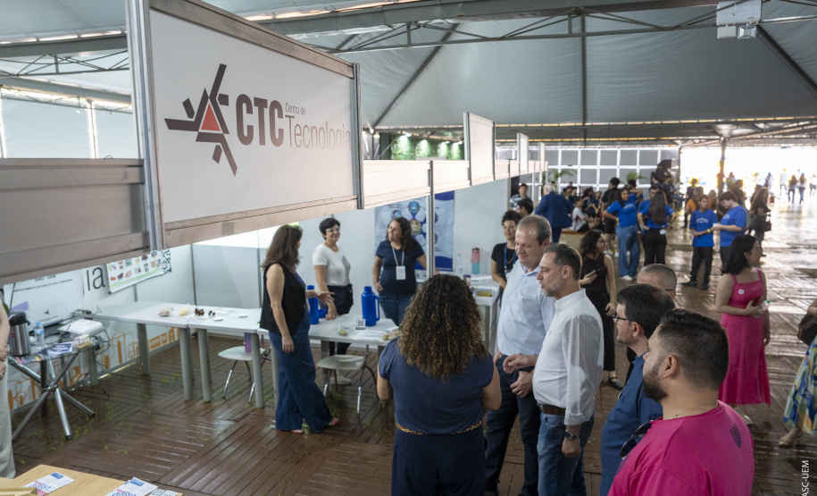 Pavilhão científico encanta visitantes e abre Paraná Faz Ciência na UEM