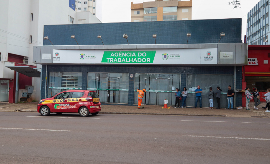 Curitiba, Cascavel e Londrina puxam a frente de empregos da semana: são 23,1 mil vagas