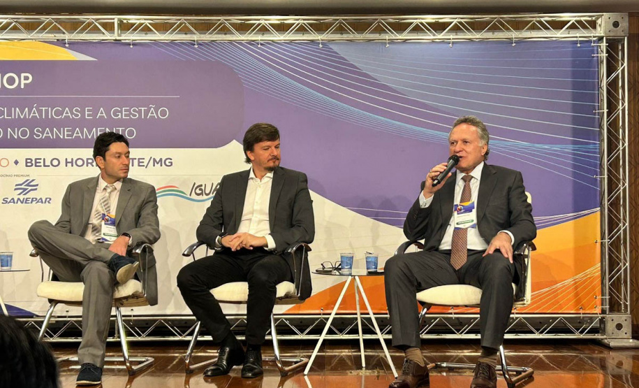 Sanepar discute mudanças climáticas e gestão de carbono em evento de saneamento