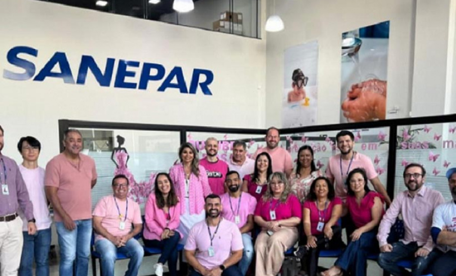 Faturas de água e esgoto e copos de água envasada estão na cor da campanha em todas as cidades onde a Companhia atua