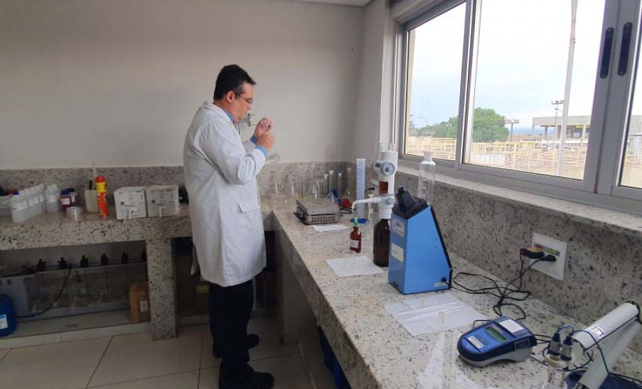 Sanepar intensifica aplicação de produtos para tratar água do Tibagi