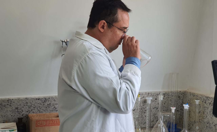 Sanepar intensifica aplicação de produtos para tratar água do Tibagi