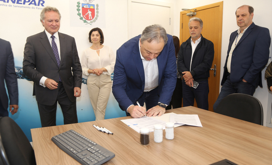 SANEPAR PARCERIA REMOÇÃO FLÚOR