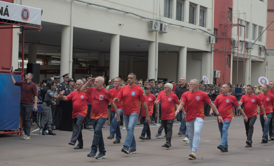 Corpo de Bombeiros festeja 112 anos com homenagens e entrega de via turas