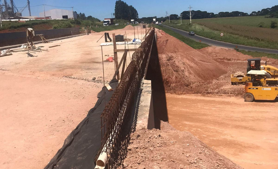 Orçamento de 2025 prevê aumento de 60% nos investimentos, com R$ 2,1 bilhões para obras