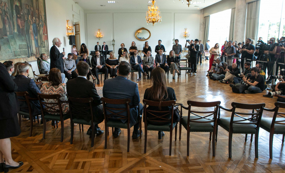 Durante a sua passagem por Curitiba nesta quinta-feira (31), o renomado cineasta norte-americano Francis Ford Coppola conheceu um pouco do trabalho realizado pela PrFilm Comission,