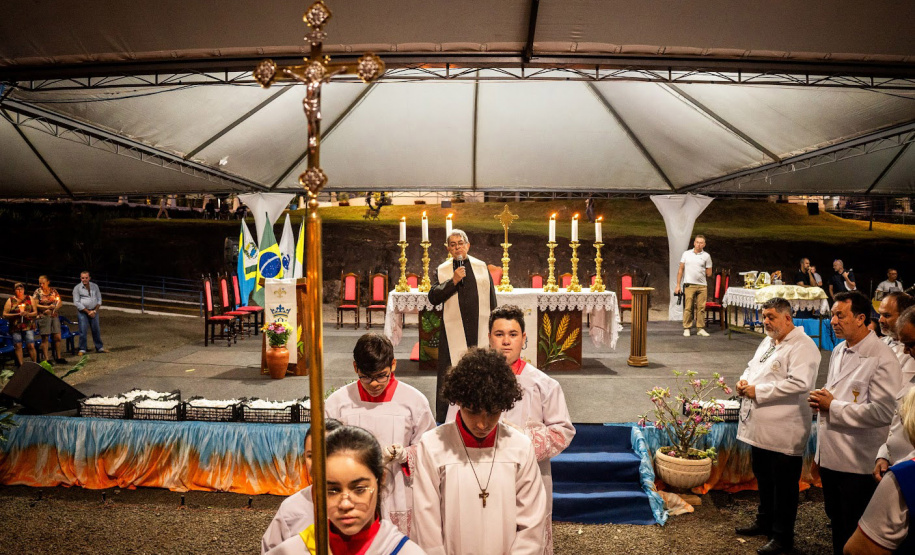Dia da Padroeira do Brasil: eventos religiosos atraem milhares de turistas ao Paraná em outubro